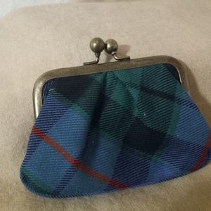 J. Crew brand plaudits fabric coin purse